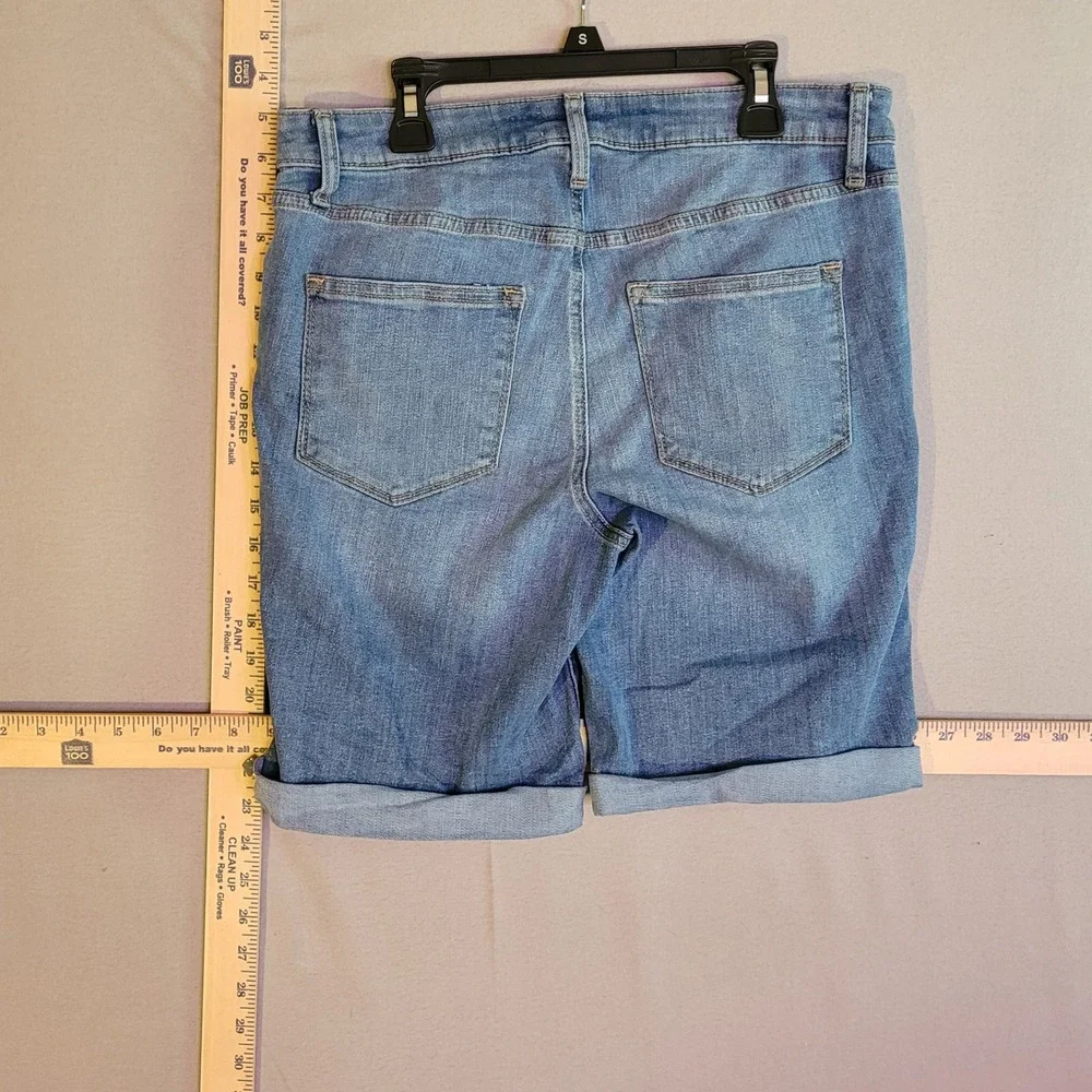 Sonoma Goods For Life Women Blue Denim Bermuda Shorts Cuffed Size 10 Medium Wash
